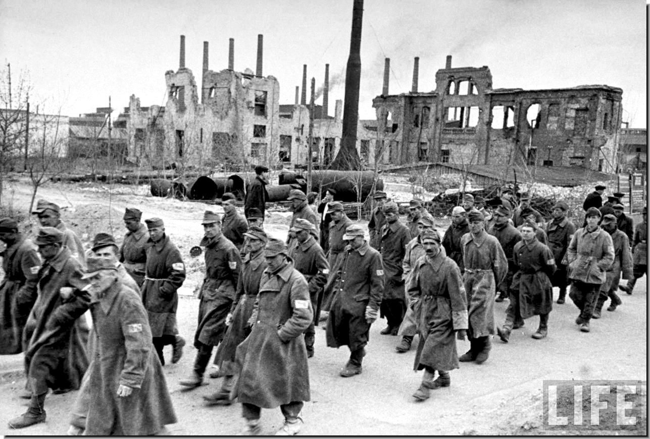 stalingrad..marching.jpg