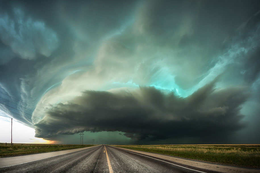 StormCloud..rHighway.jpg