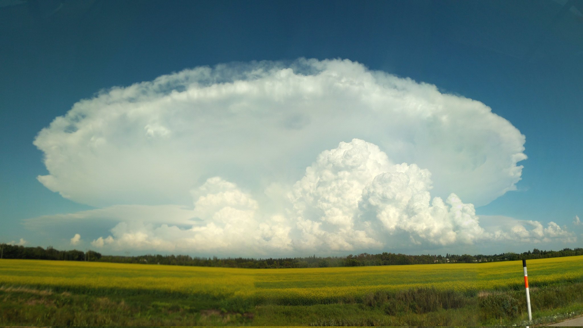 Massive pop-up thunderstorm N of Winnipeg July 26,2023.jpg