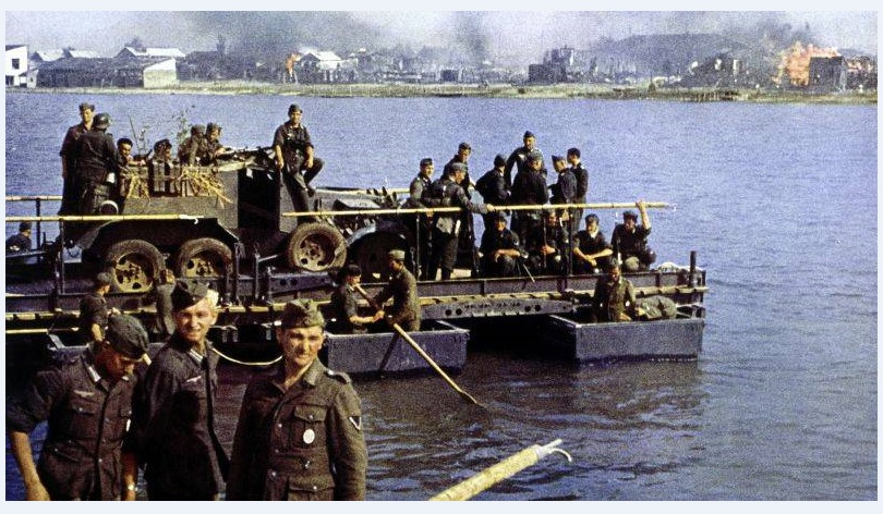 Crossing The Moskva River At lyubertsy.jpg