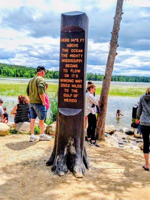 Lake Itasca where the Mississippi River begins.jpg