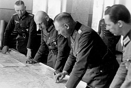 09-AX-Eastern-von-Leeb-and-staff.jpg