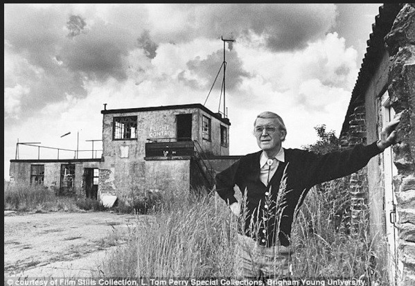 Jimmy Stewart visiting his Air Forces base in England.jpg