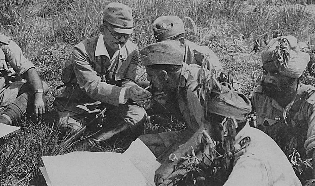 IJA Infantry-111th-regiment officer and Indian soldiers.jpg