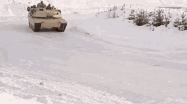 m1 tank   fun in ice.gif