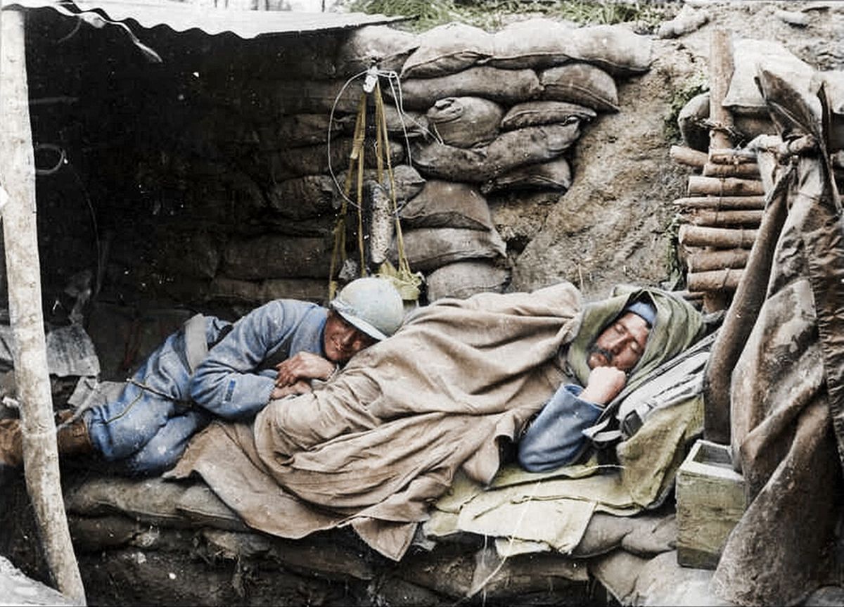 Exhausted French troops near Verdun.jpg