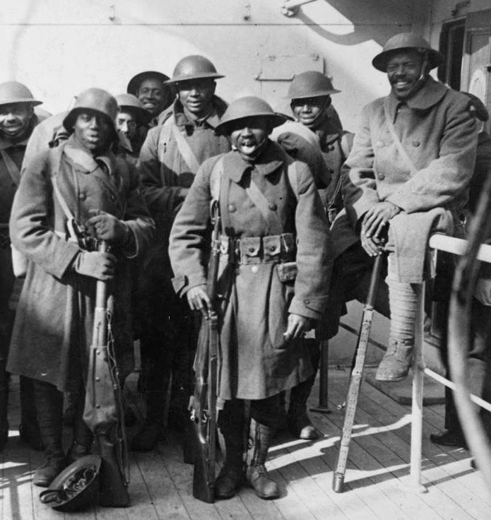 American soldiers on a troop transport coming home 1918.jpg