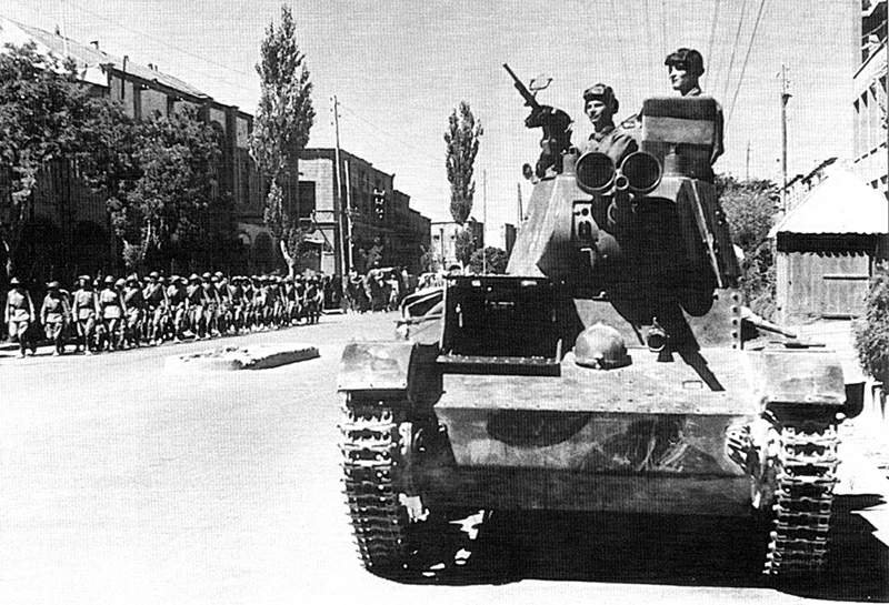 Soviet_tankmen_of_the_6th_Armoured_Division_drive_through_the_streets_of_Tabriz_(2).jpg