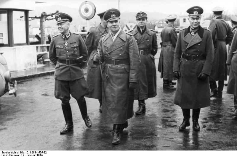 Bundesarchiv_Bild_101I-263-1595-32_Bei_Hendaye_Rommel_v._Obstfelder (1).jpg