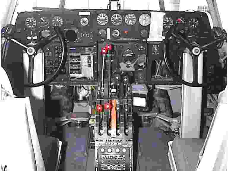 Cockpit.jpg