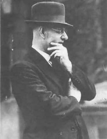 John Curti..ful pose.jpg