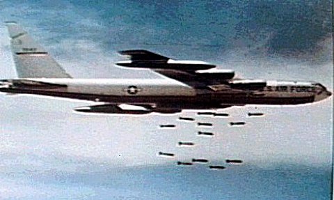 B52dropping_bombs.jpg