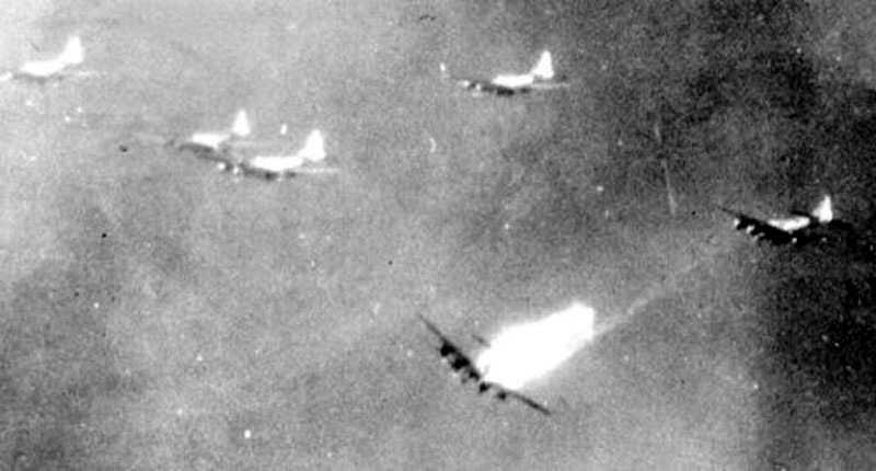 B17_in_flames1.jpg