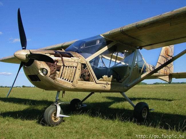 Woodenairplane.jpg