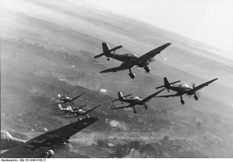 StukaDiveBombers.jpg