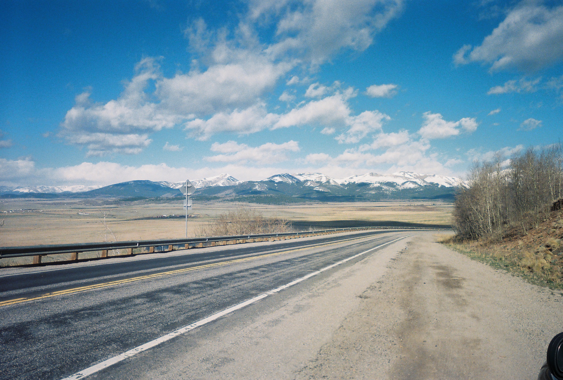 R104682025A.jpg