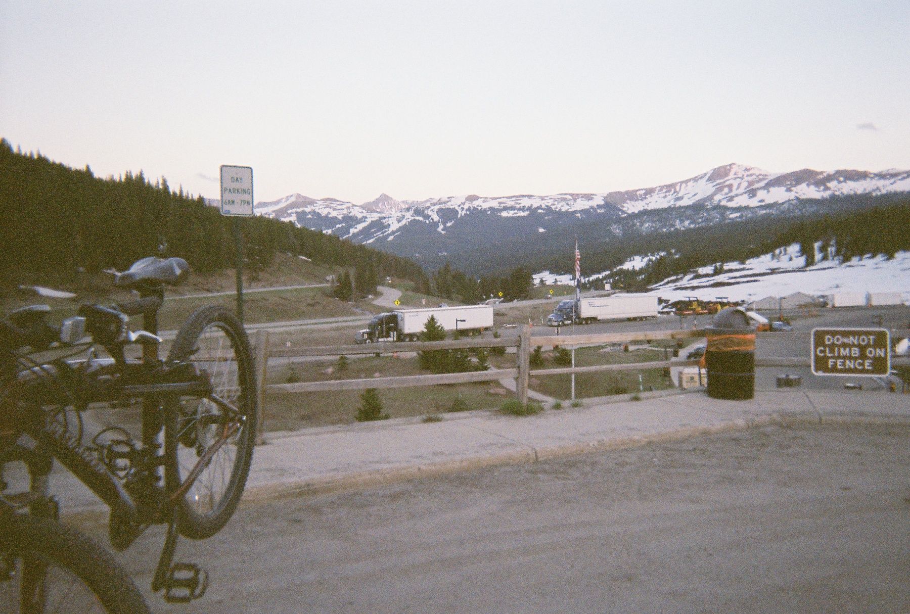 R104684000A.jpg