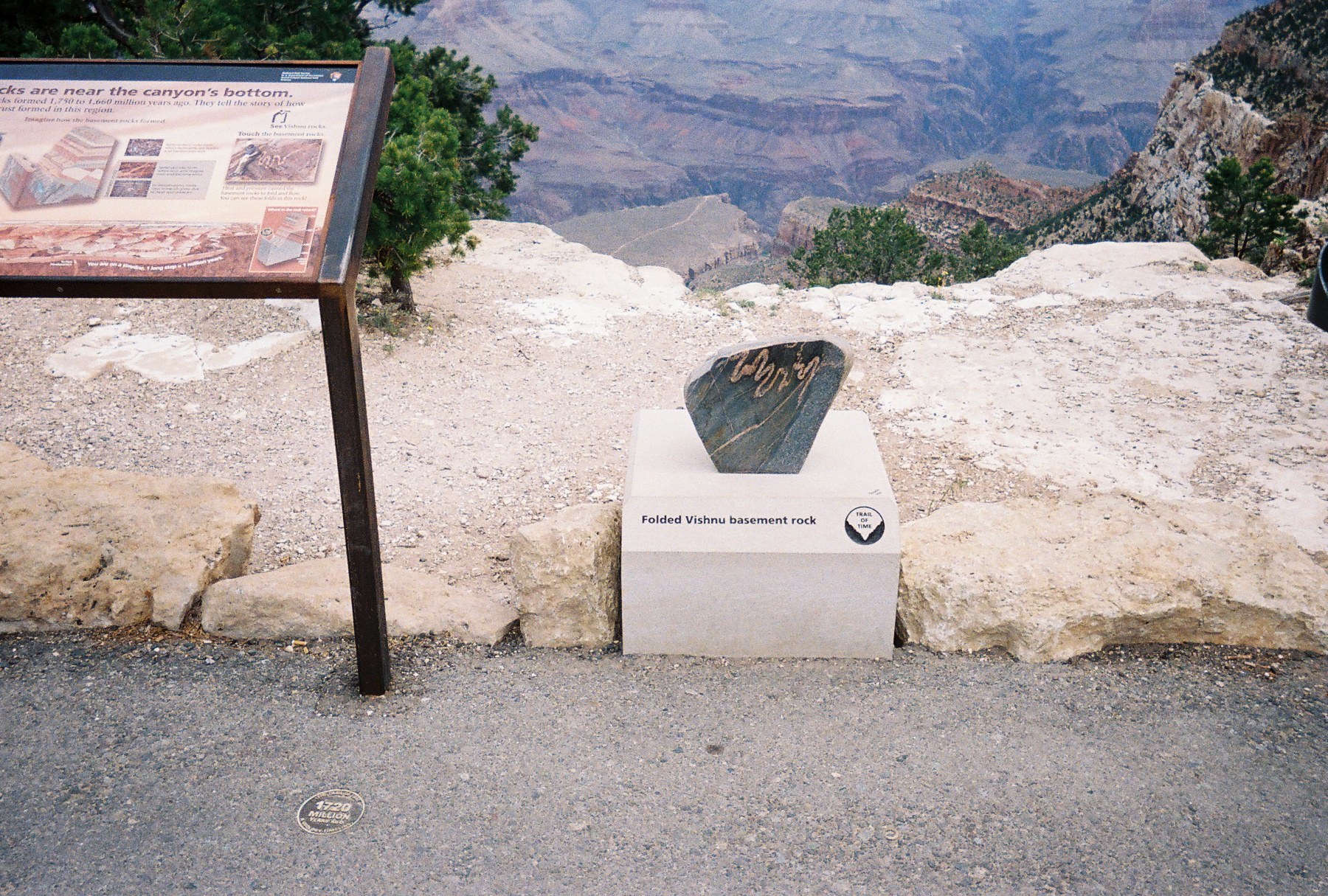 R104683004A.jpg