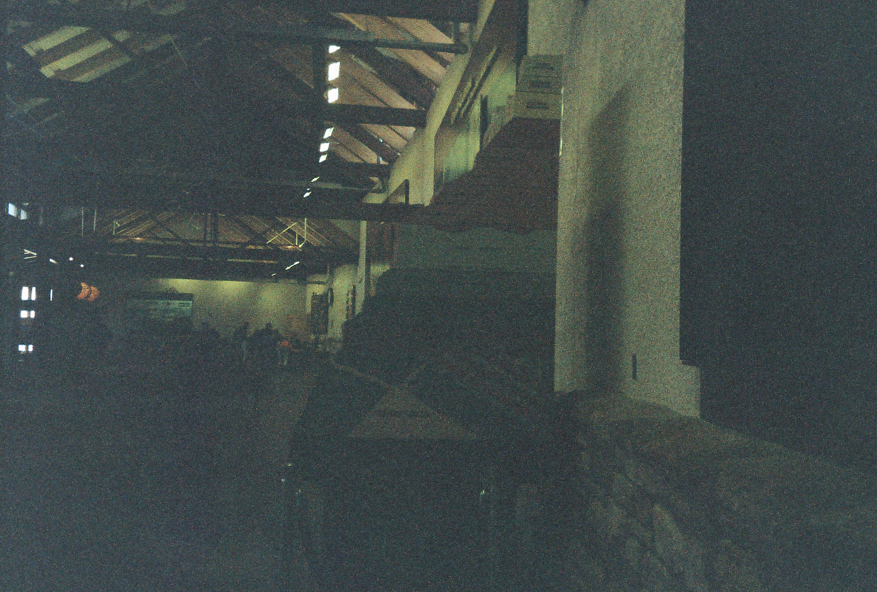 R104683025A.jpg