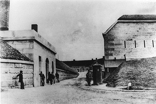 WarrenGuardhouse2.jpg