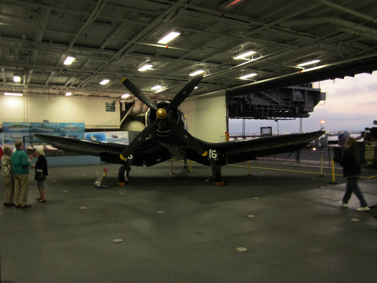 Hangardeck3.jpg