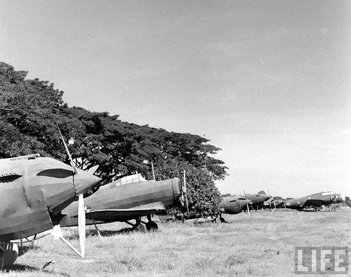 dummy planes.jpg