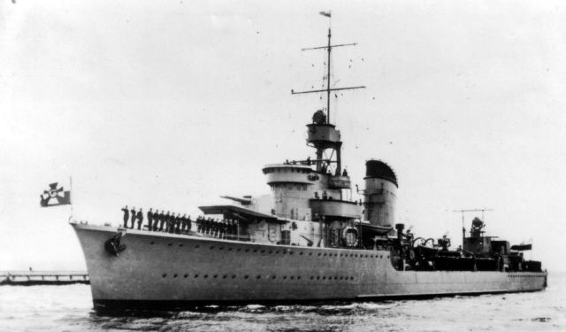 [i]The modern destroyer Grom successfully reached the UK with two other destroyers as part of Operation Peking.[/i]