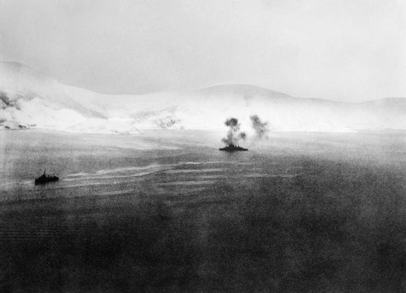 HMS_Warspi..way_1940.jpg