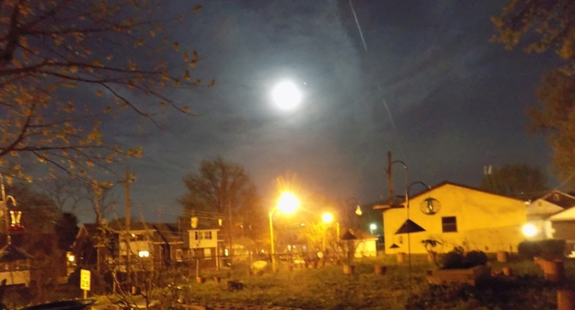 moonandj..ter1200.jpg