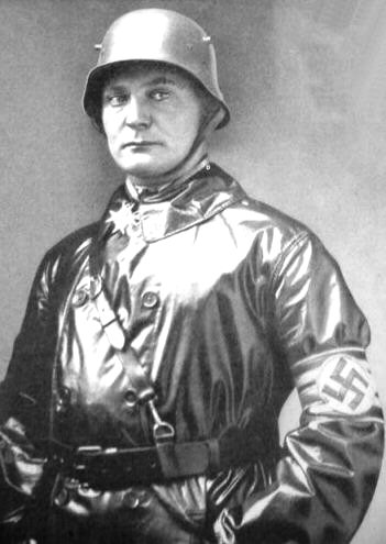 Goering in..he Party.jpg