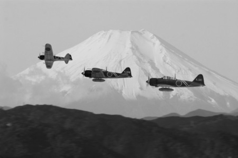 101228_fighterw960.jpg