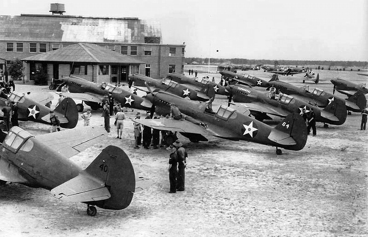 P-40s-in-Australia.jpg